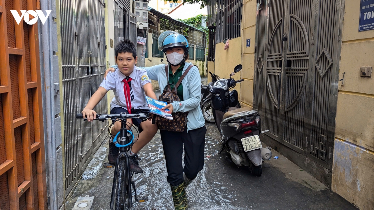 nguoi dan mieu nha bi bom loi nuoc ke don cho cao hon cho vat nuoi hinh anh 19