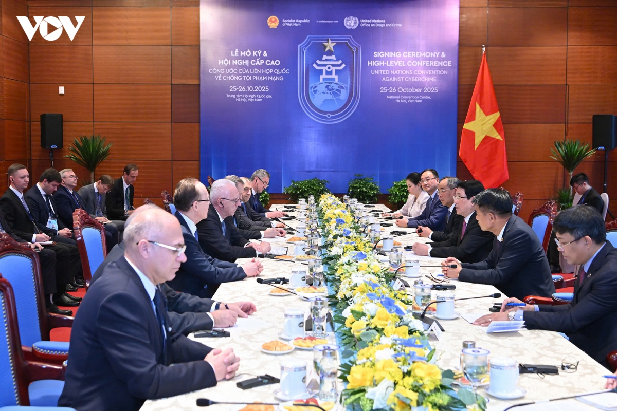 chu tich nuoc luong cuong tiep tong cong to lien bang nga a.v. gutsan hinh anh 2