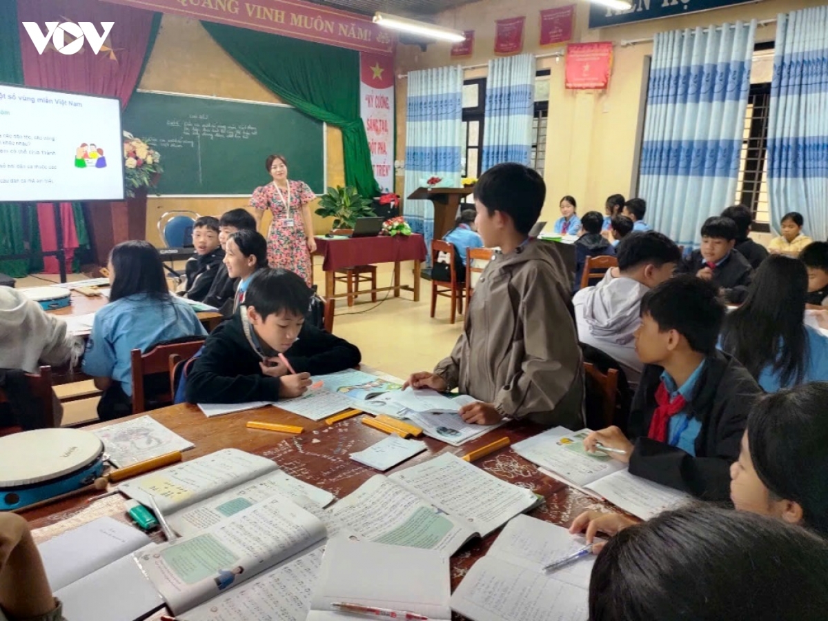 vung cao thanh pho hue ung dung cong nghe thong tin vao giang day hinh anh 6