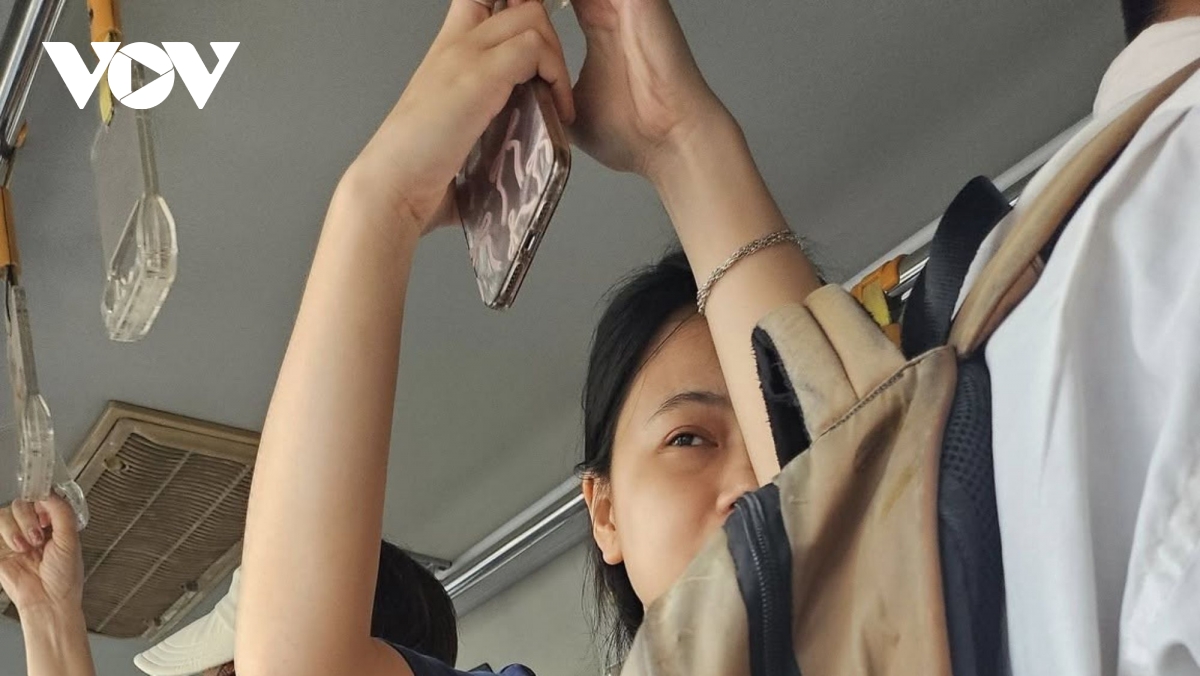 chuyen giao tiep ung xu tren xe buyt vo dua ca nam hinh anh 1