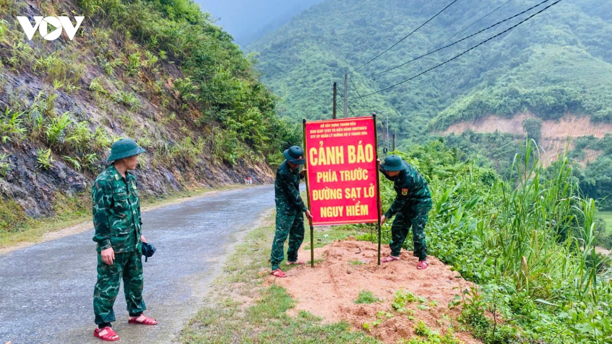 bien phong thanh hoa - nhung chien si quan ham xanh tren mat tran phong chong bao, lu hinh anh 12