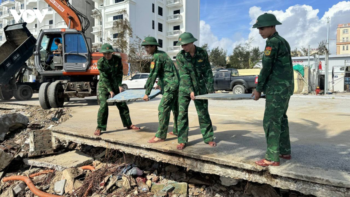 bien phong thanh hoa - nhung chien si quan ham xanh tren mat tran phong chong bao, lu hinh anh 9