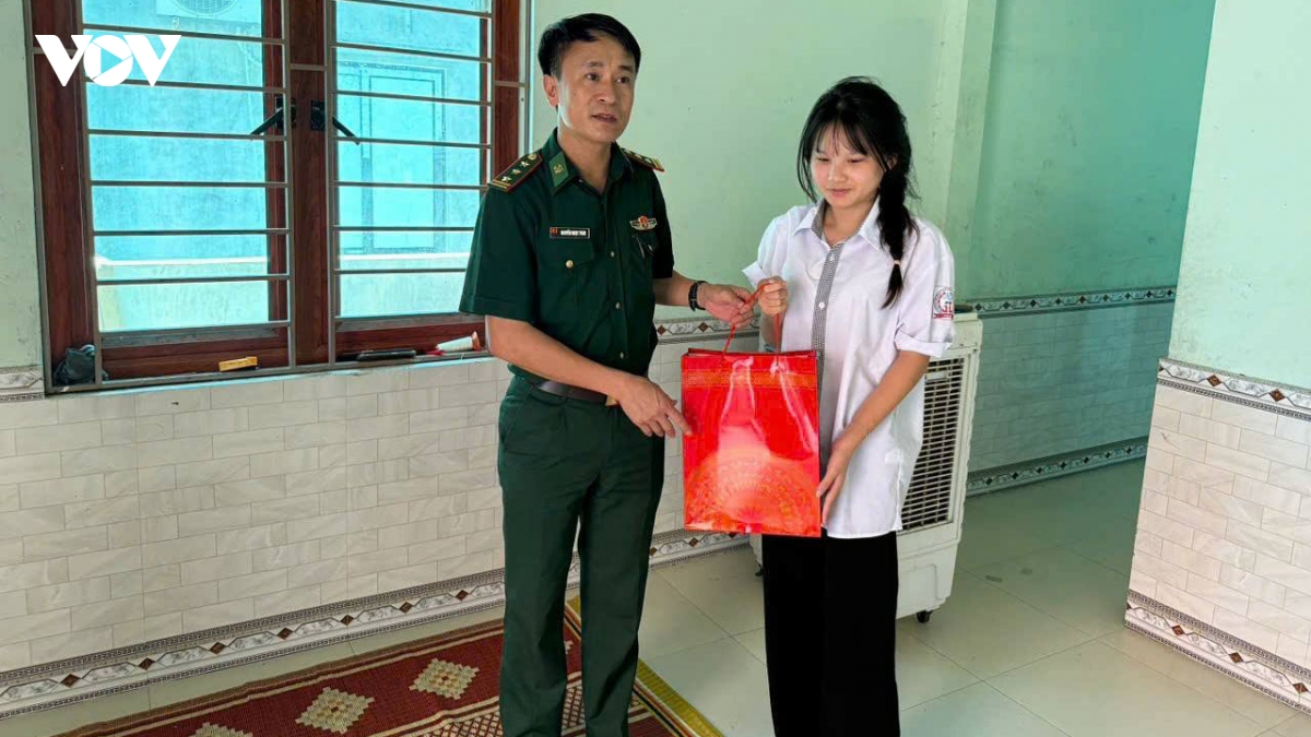 bo doi bien phong mang trung thu am ap den voi tre em noi bien gioi thanh hoa hinh anh 7