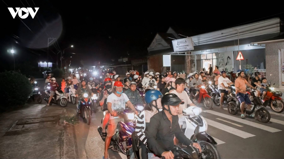 ron rang tieng trong, ngap tran niem vui trung thu o Don chau hinh anh 4