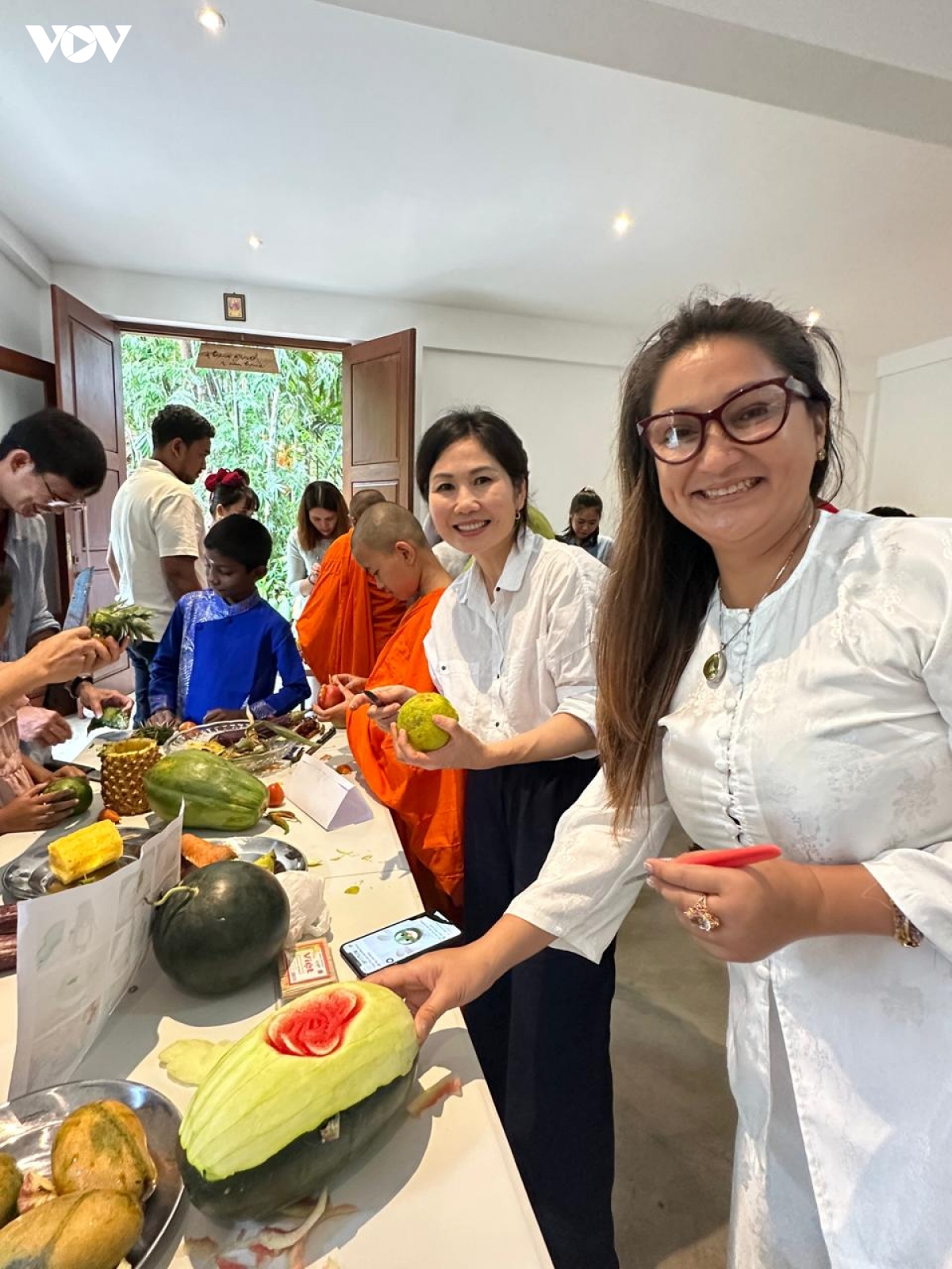 ron rang sac mau tet trung thu viet tai sri lanka hinh anh 7
