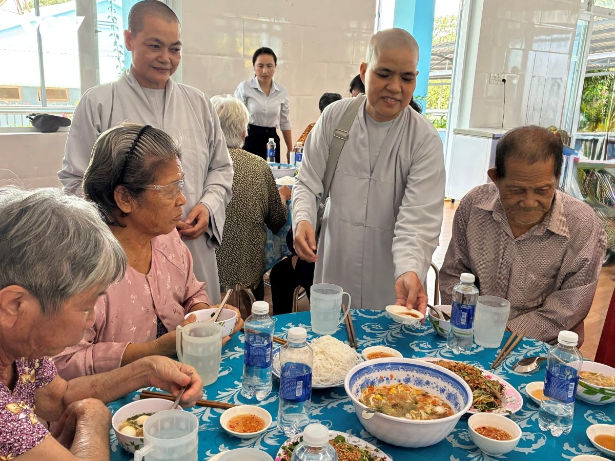tp.hcm phat dong thang cung phu nu hanh dong voi 168 cong trinh vi cong dong hinh anh 5