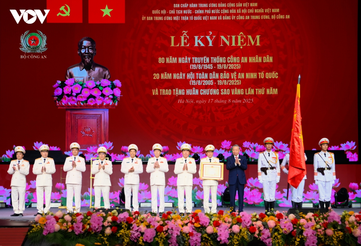 Dai hoi dai bieu Dang bo cong an trung uong lan thu viii vung mot niem tin quyet thang hinh anh 2