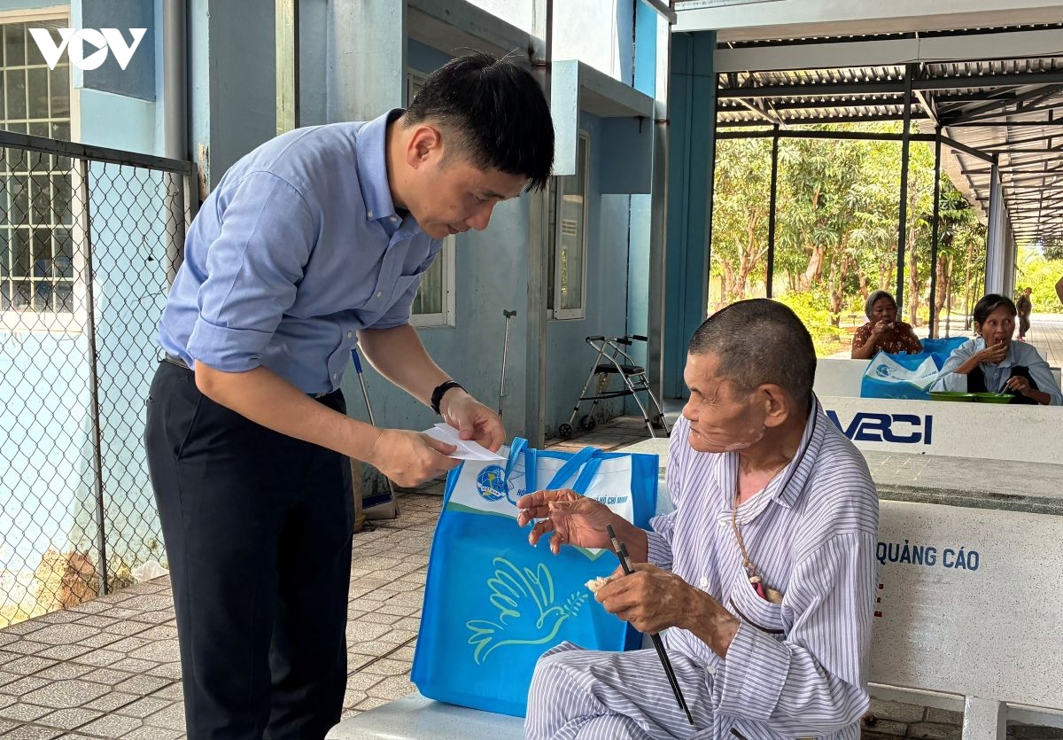 tp.hcm phat dong thang cung phu nu hanh dong voi 168 cong trinh vi cong dong hinh anh 4