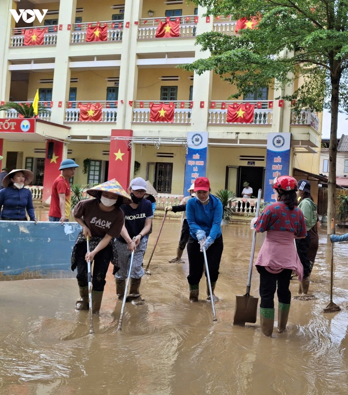 lao cai don dep pho phuong sau lu hinh anh 7