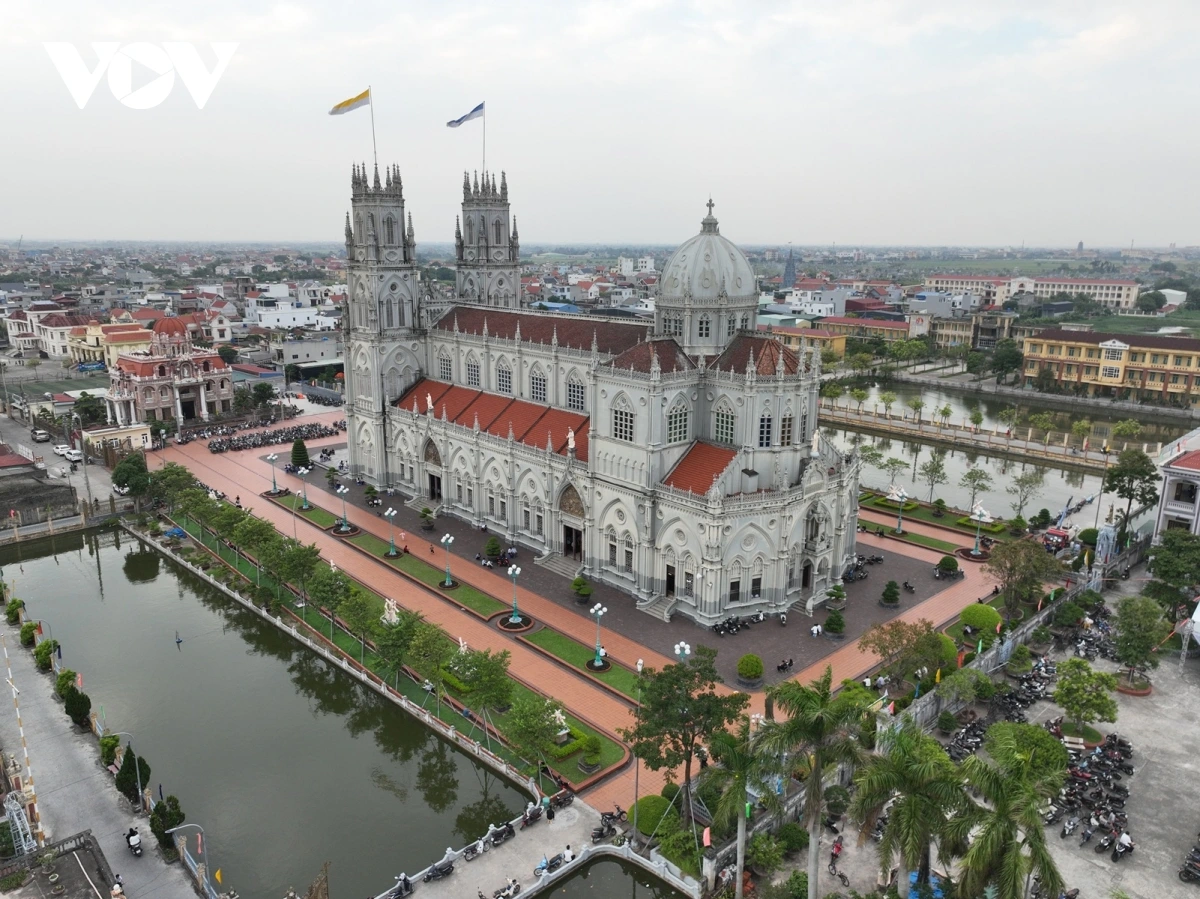 Đền thánh Kiên Lao - "tòa lâu đài cổ tích" giữa miền quê Bắc Bộ