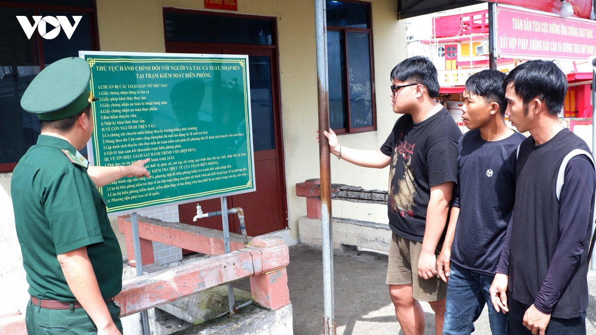 bien phong an giang quyet liet dau tranh, ngan chan toi pham buon lau hinh anh 4
