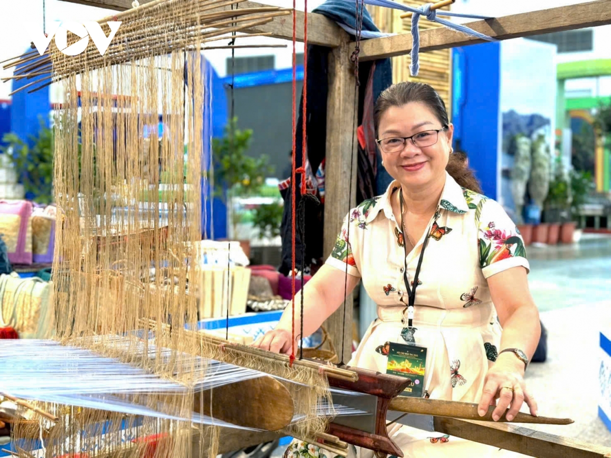 can quan tam xay dung, boi duong doi ngu can bo lam cong tac van hoa hinh anh 3