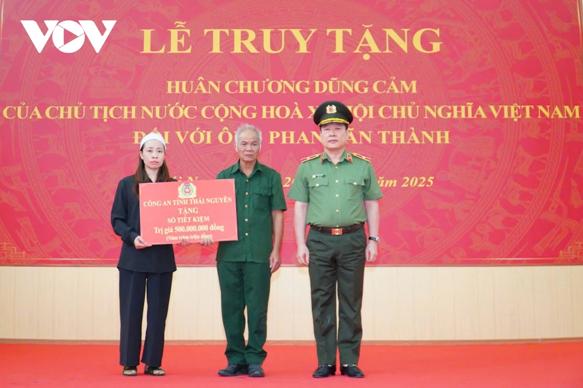 “Vì dân quên mình” - Người hùng cứu 3 cháu nhỏ được truy tặng Huân chương Dũng cảm