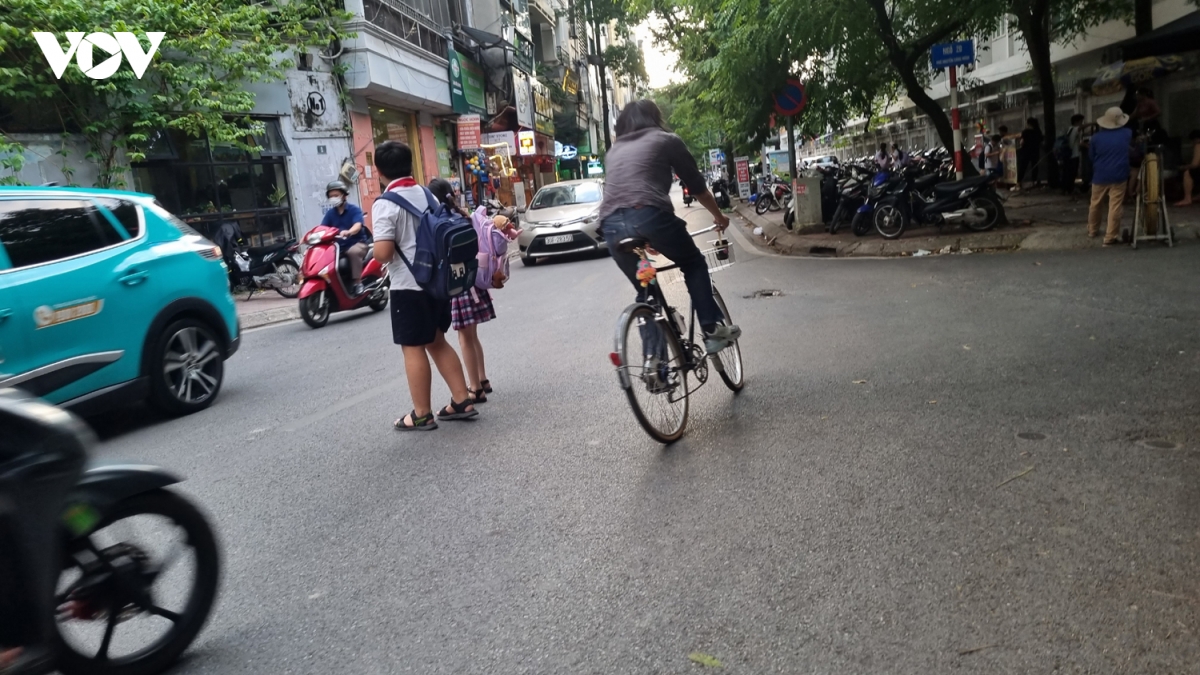 nhan rong du an giao thong an toan khu vuc truong hoc hinh anh 2