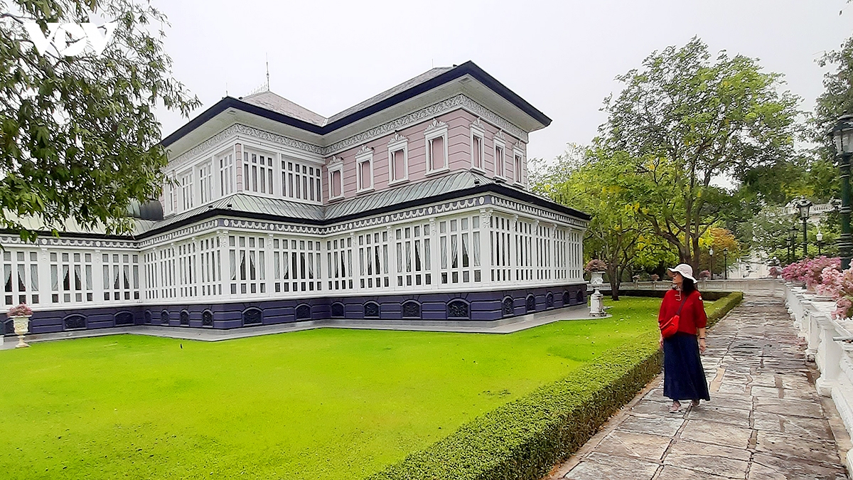 check-in cung dien mua he bang pa-in palace o thai lan hinh anh 8