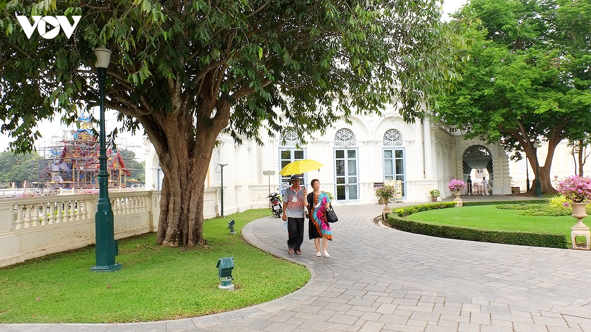 check-in cung dien mua he bang pa-in palace o thai lan hinh anh 4