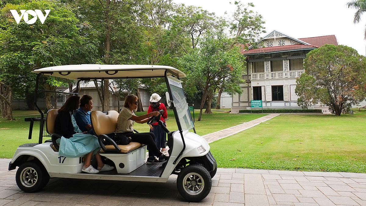 check-in cung dien mua he bang pa-in palace o thai lan hinh anh 16