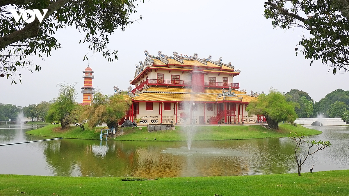 check-in cung dien mua he bang pa-in palace o thai lan hinh anh 11