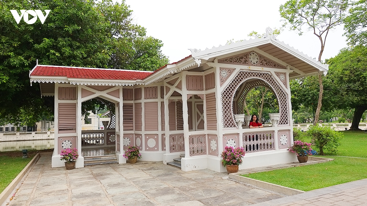 check-in cung dien mua he bang pa-in palace o thai lan hinh anh 18