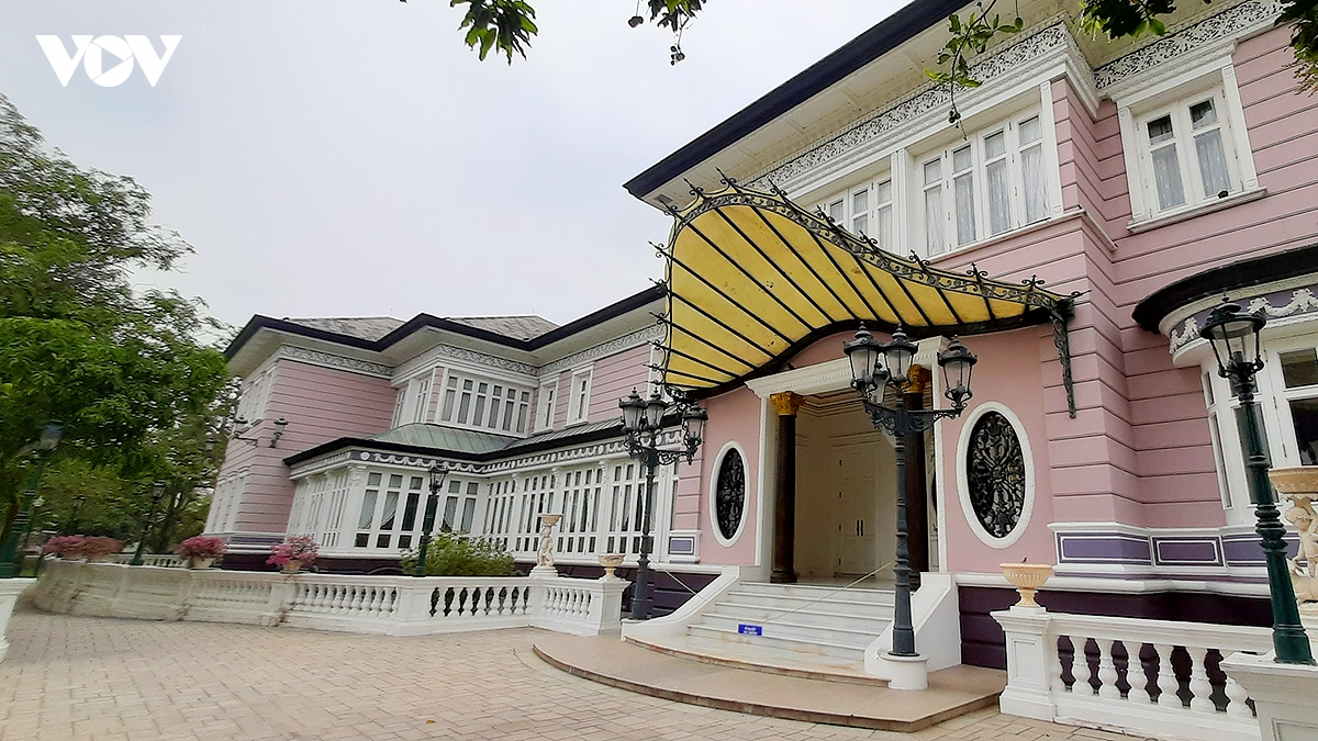 check-in cung dien mua he bang pa-in palace o thai lan hinh anh 12