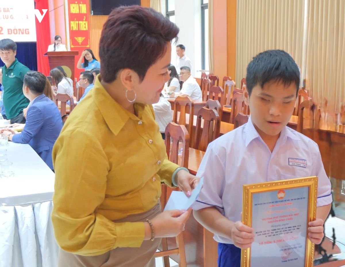 nhung tam long tu thanh pho nghia tinh hinh anh 1