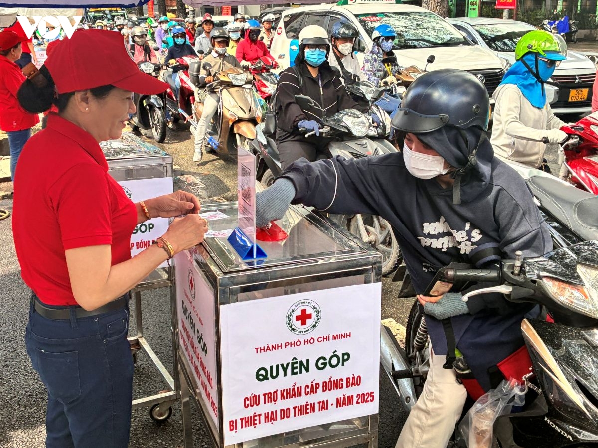 Những tấm lòng từ thành phố nghĩa tình