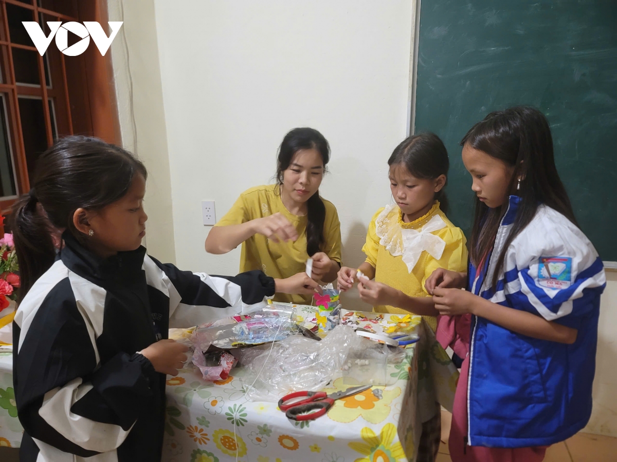 mua trang tron noi reo cao bien gioi son la hinh anh 1