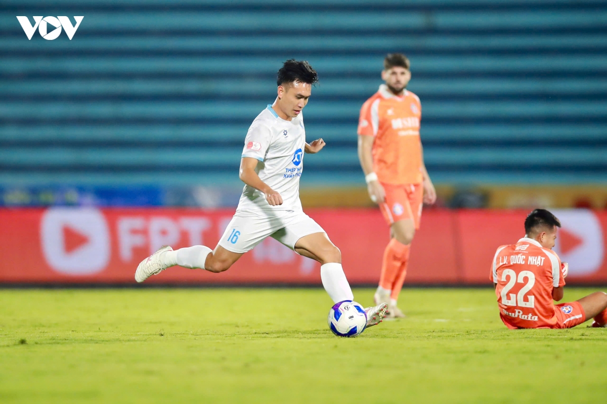 clb nam Dinh tiep tuc khung hoang luc luong o vong 9 v-league 2025 2026 hinh anh 1
