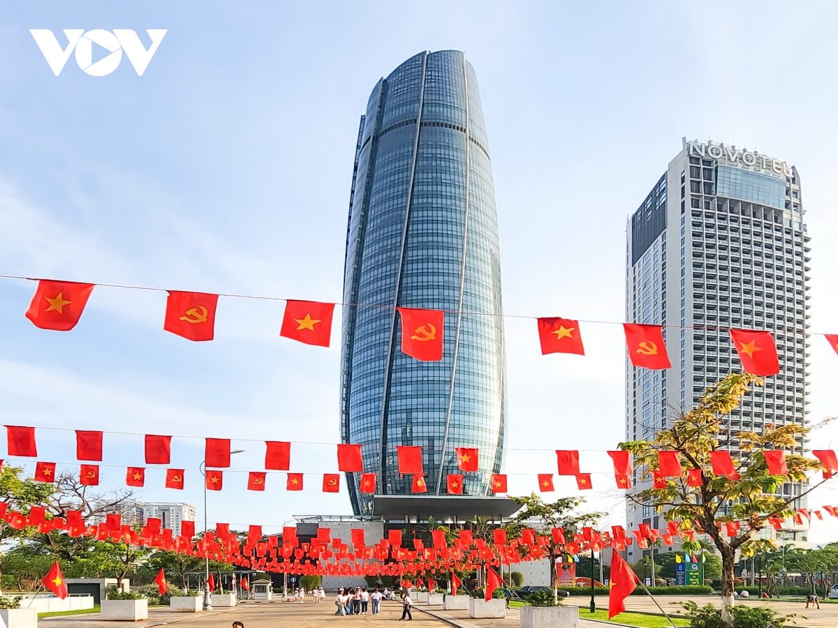 Tự hào thành tựu 40 năm đổi mới, kỳ vọng đất nước vươn mình mạnh mẽ