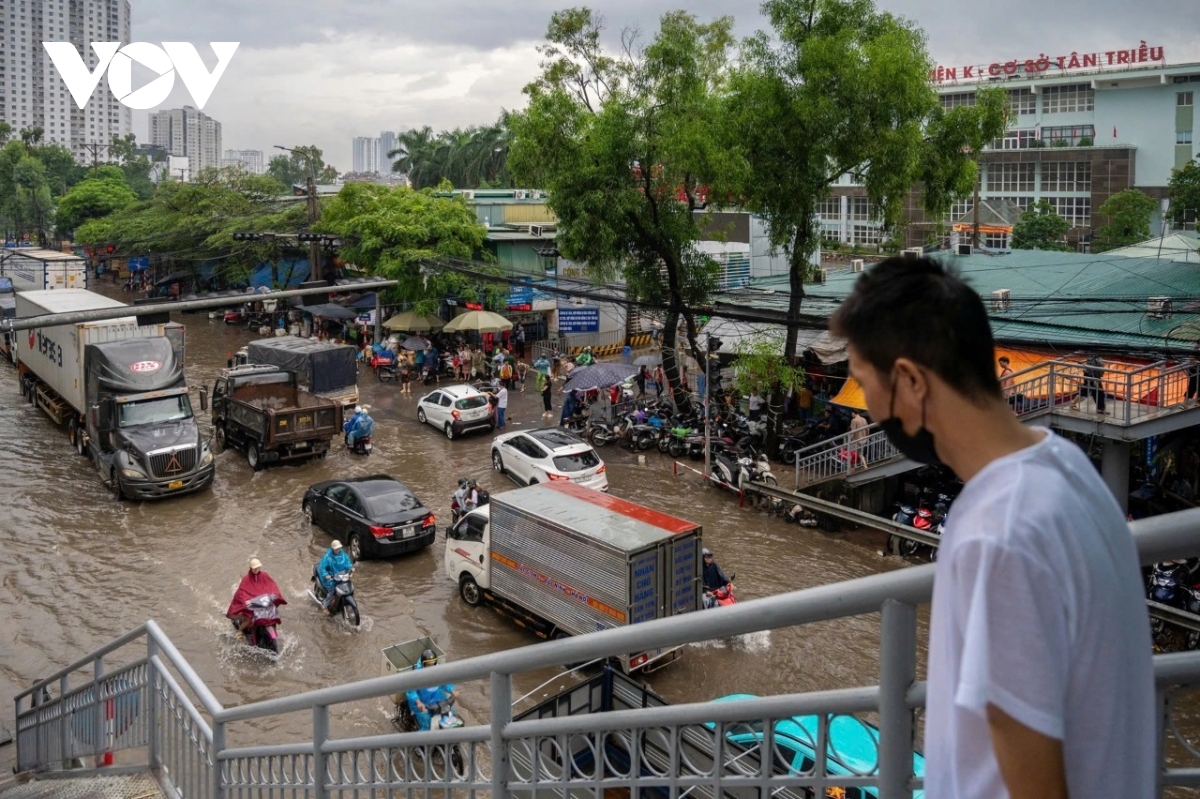 “Xóm ung thư” ở cổng Bệnh viện K cơ sở Tân Triều ngập trong biển nước