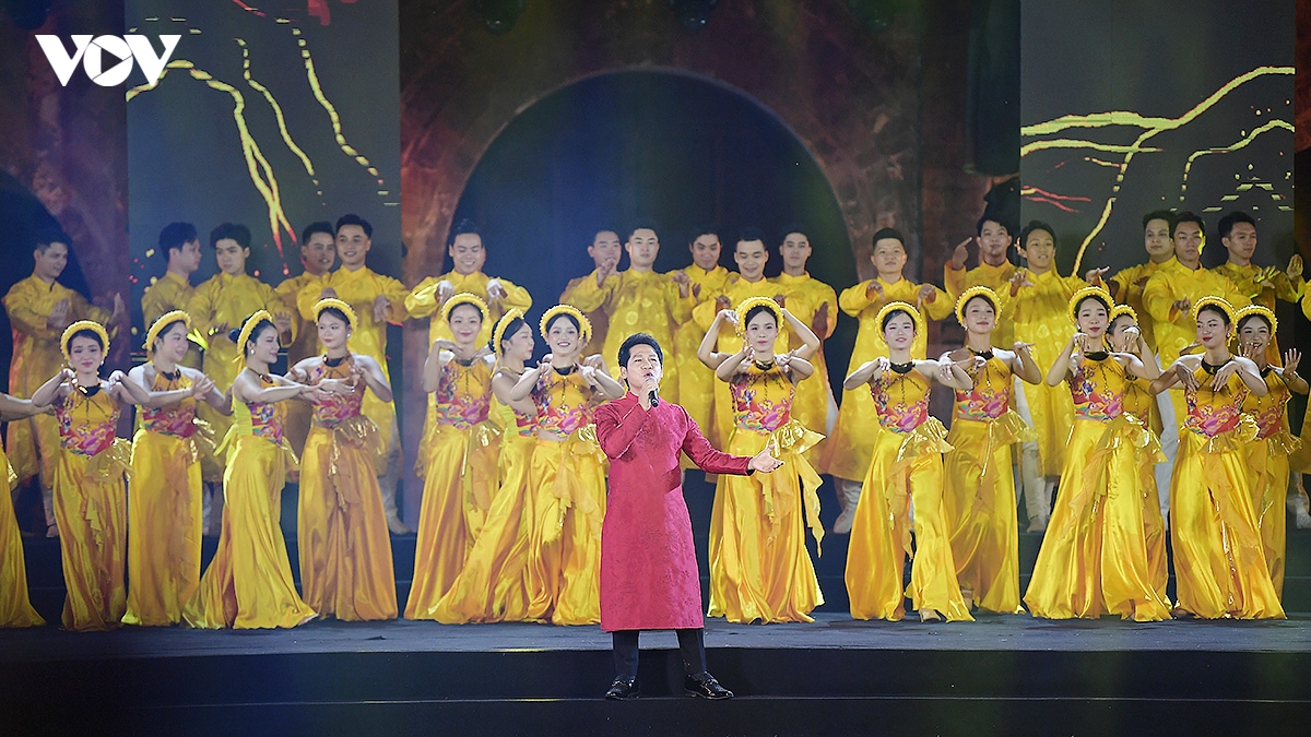 trao giai bao chi ve phat trien van hoa va xay dung nguoi ha noi nam 2025 hinh anh 4