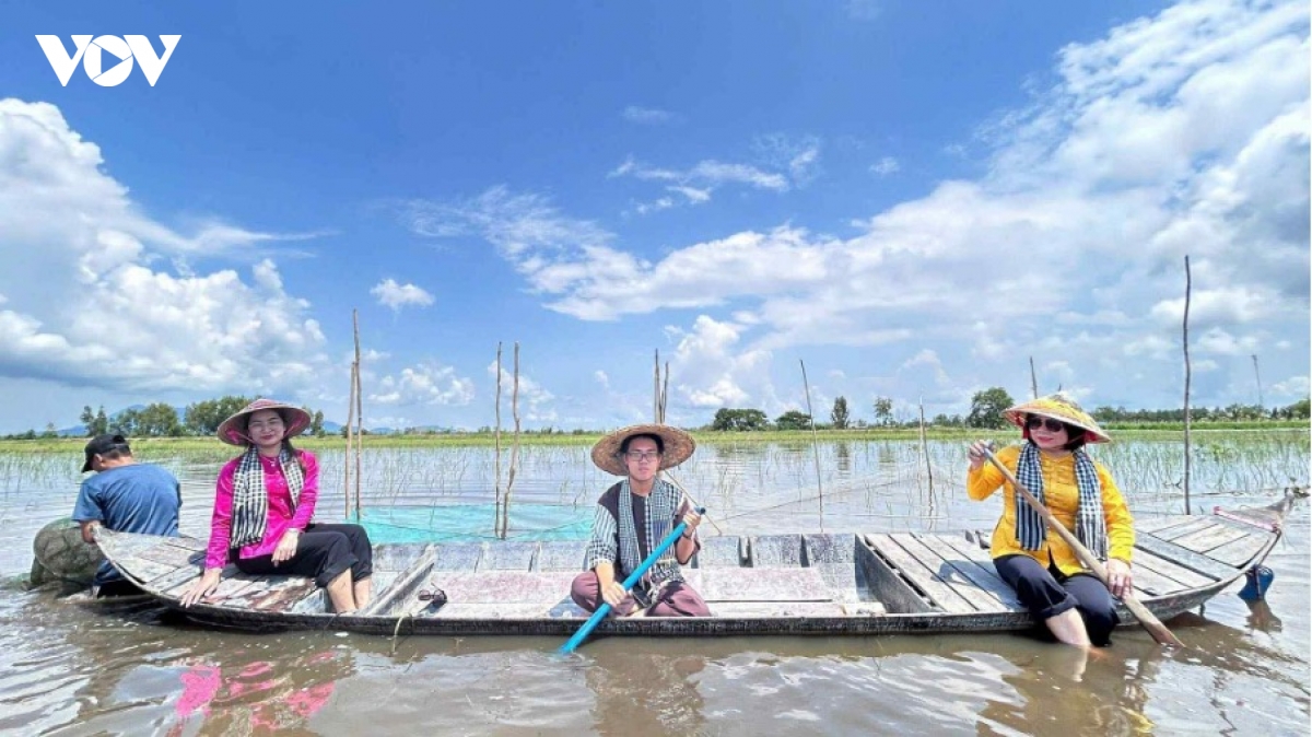 mua nuoc noi vinh te - buc tranh song dong cua mien song nuoc hinh anh 9