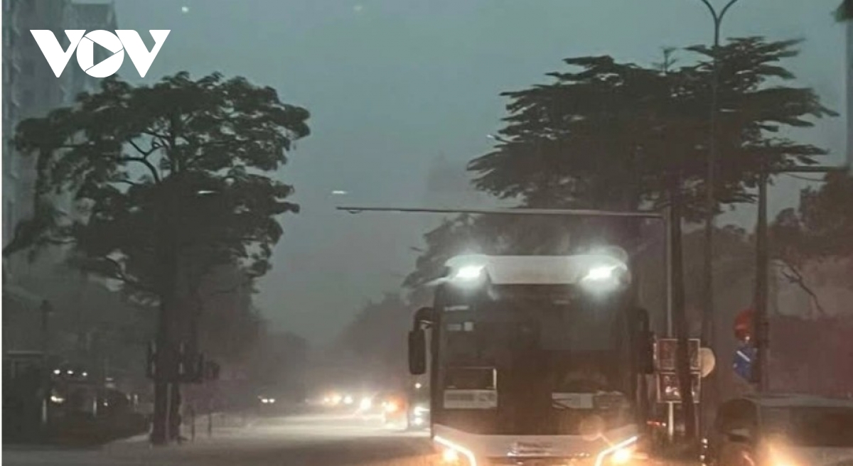 heavy overnight rain causes widespread flooding in hanoi picture 3