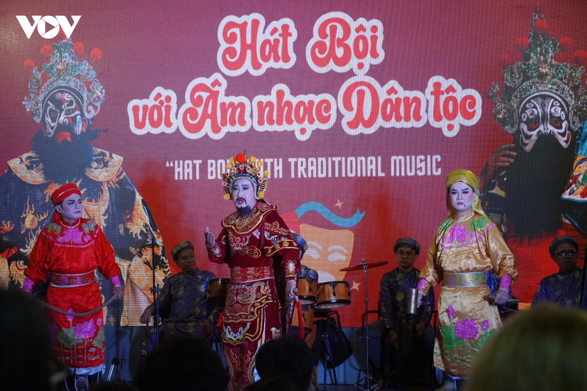hat boi tp.hcm sang tao khong ngung, thuc hien su menh lan toa van hoa hinh anh 1