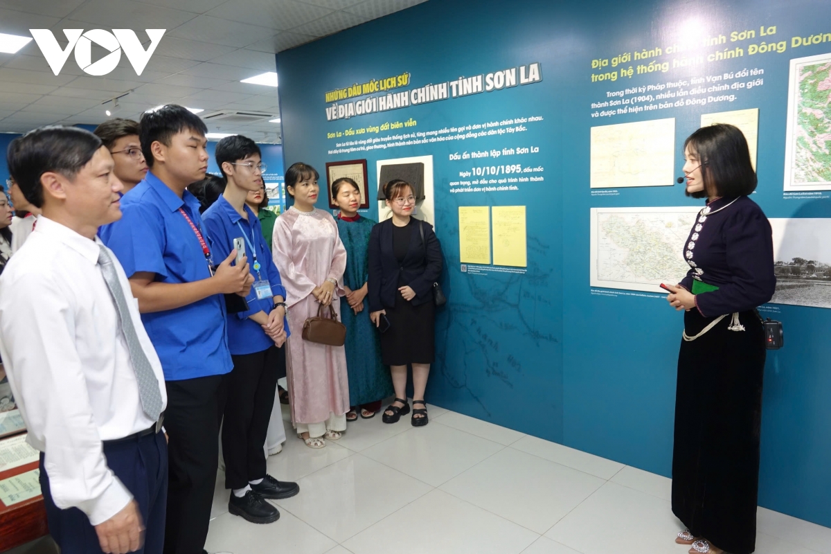 khai mac trung bay son la - dau an lich su qua tai lieu luu tru hinh anh 2