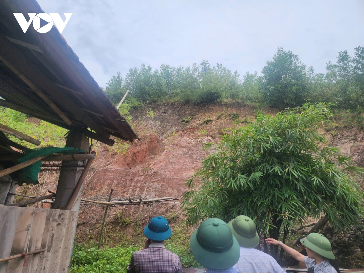Quảng Trị công bố tình huống khẩn cấp sạt lở đất gần khu dân cư