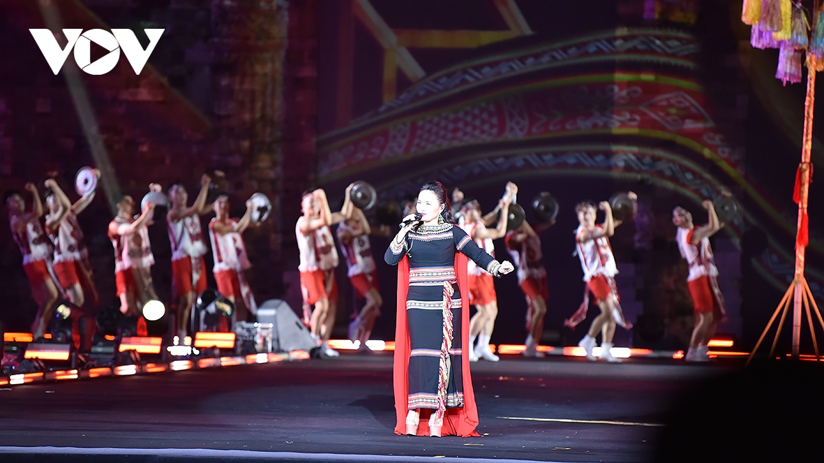 第一回ハノイ世界文化祭の華やかなオープニングナイト写真10