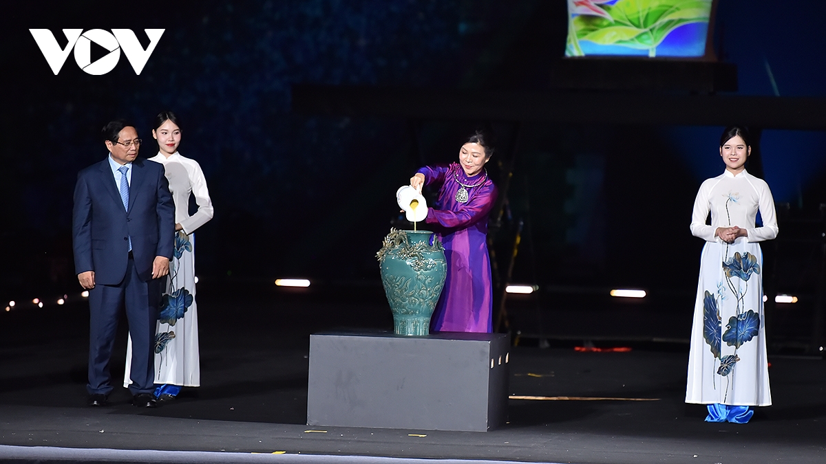 第一回ハノイ世界文化フェスティバルの華やかなオープニングナイト写真6