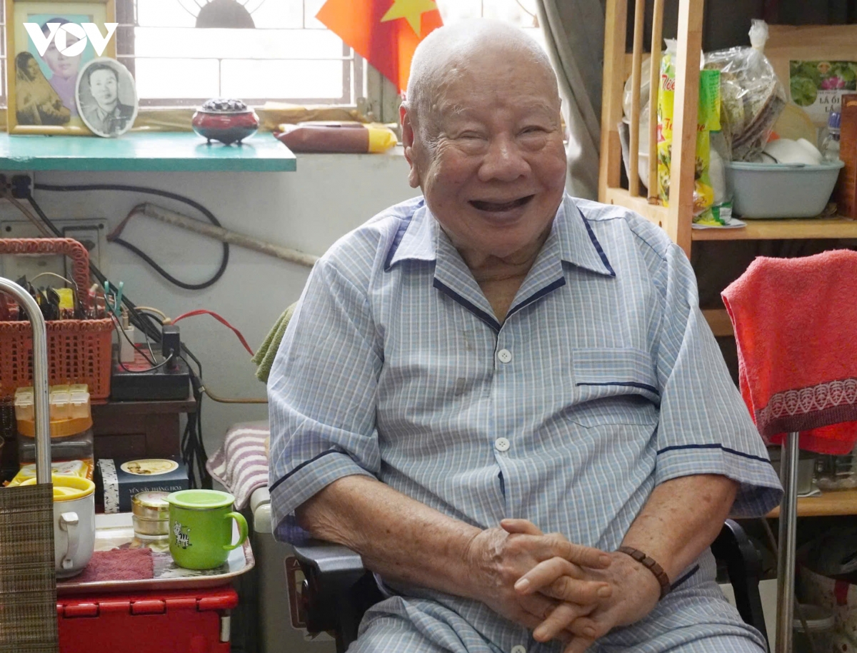 lanh dao tp.hcm tham cac van nghe si tieu bieu hinh anh 4