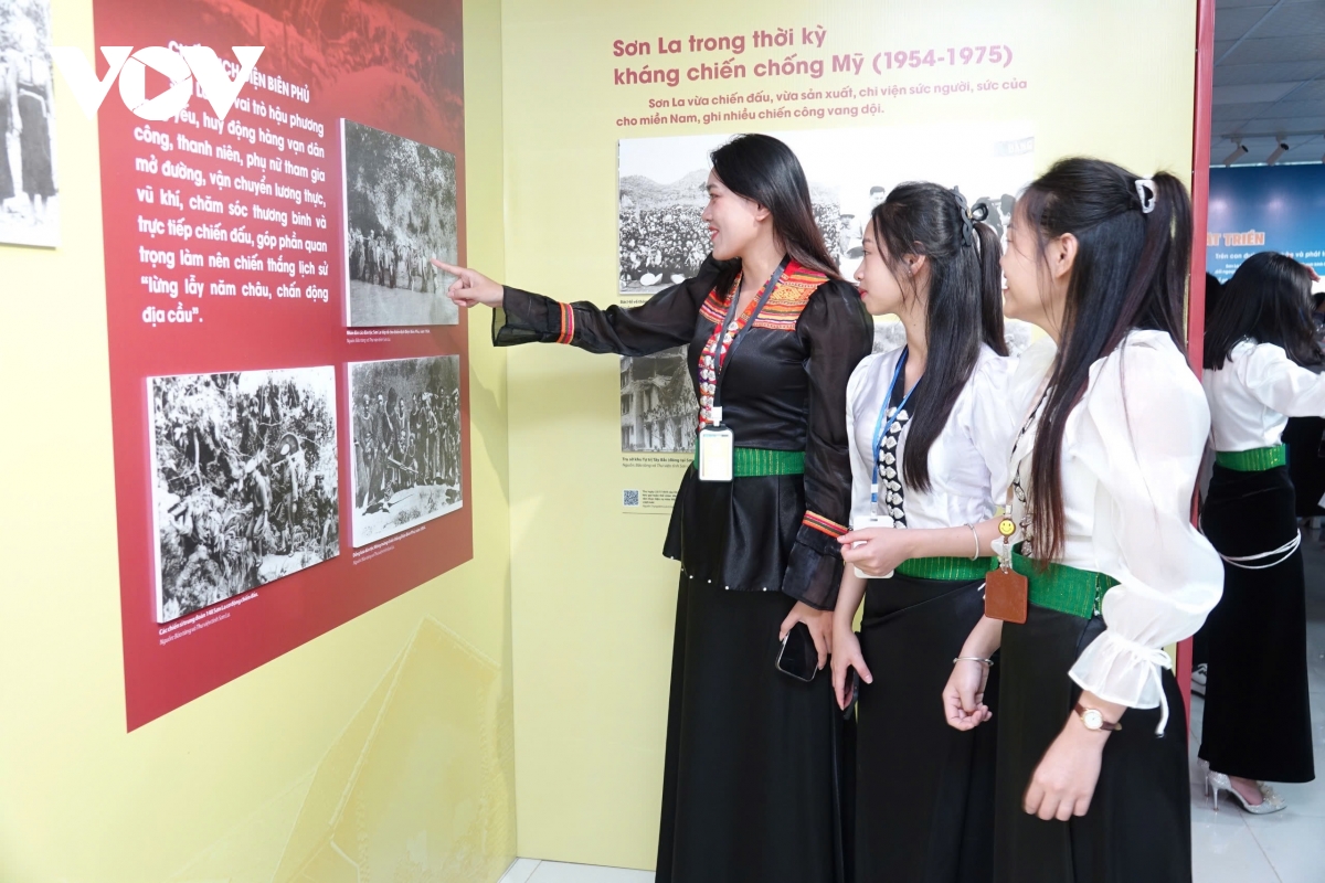 khai mac trung bay son la - dau an lich su qua tai lieu luu tru hinh anh 1