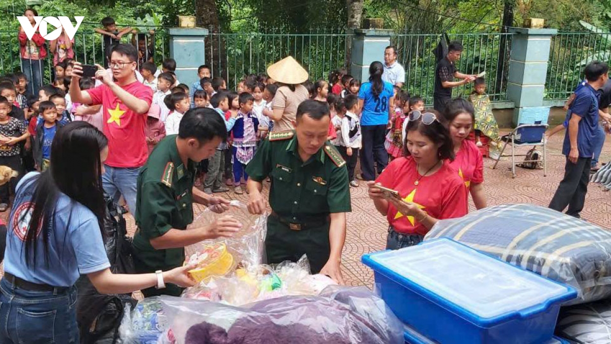 bo doi bien phong mang trung thu am ap den voi tre em noi bien gioi thanh hoa hinh anh 3
