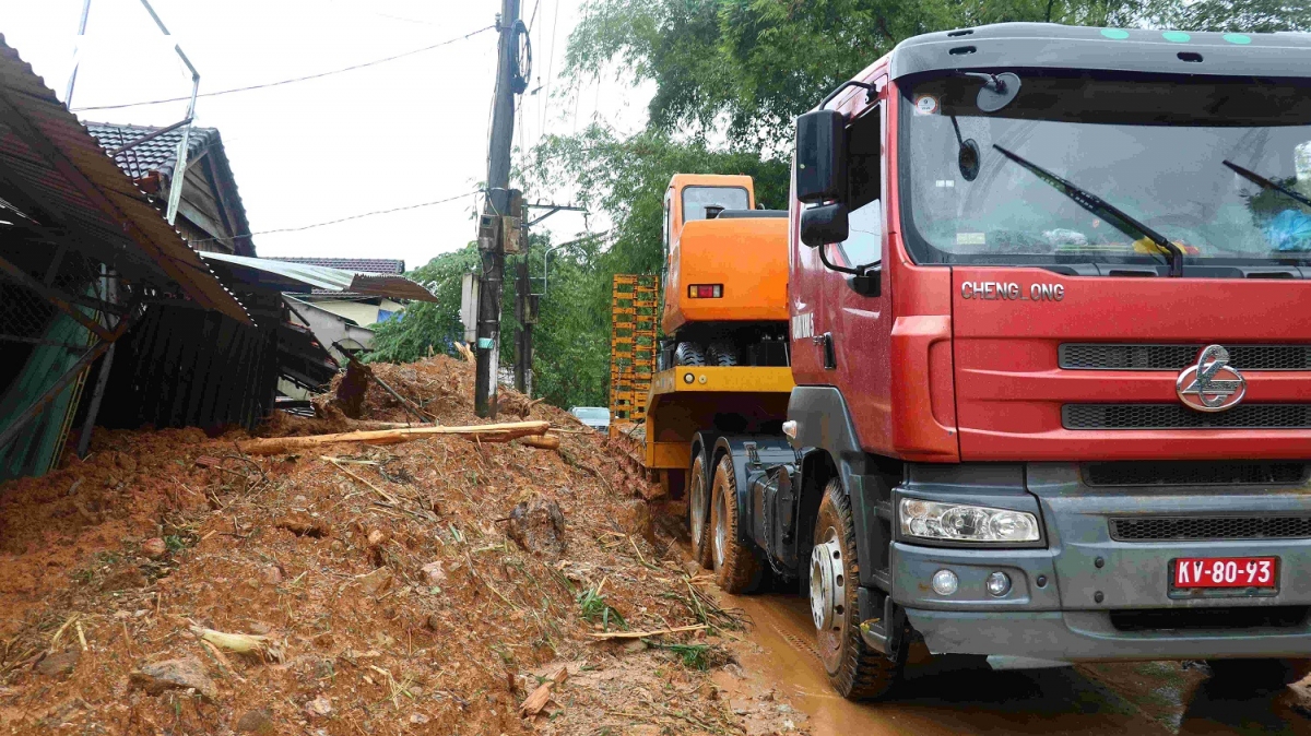 giua mua lu mien trung, lu doan 270 mo duong cuu dan hinh anh 5