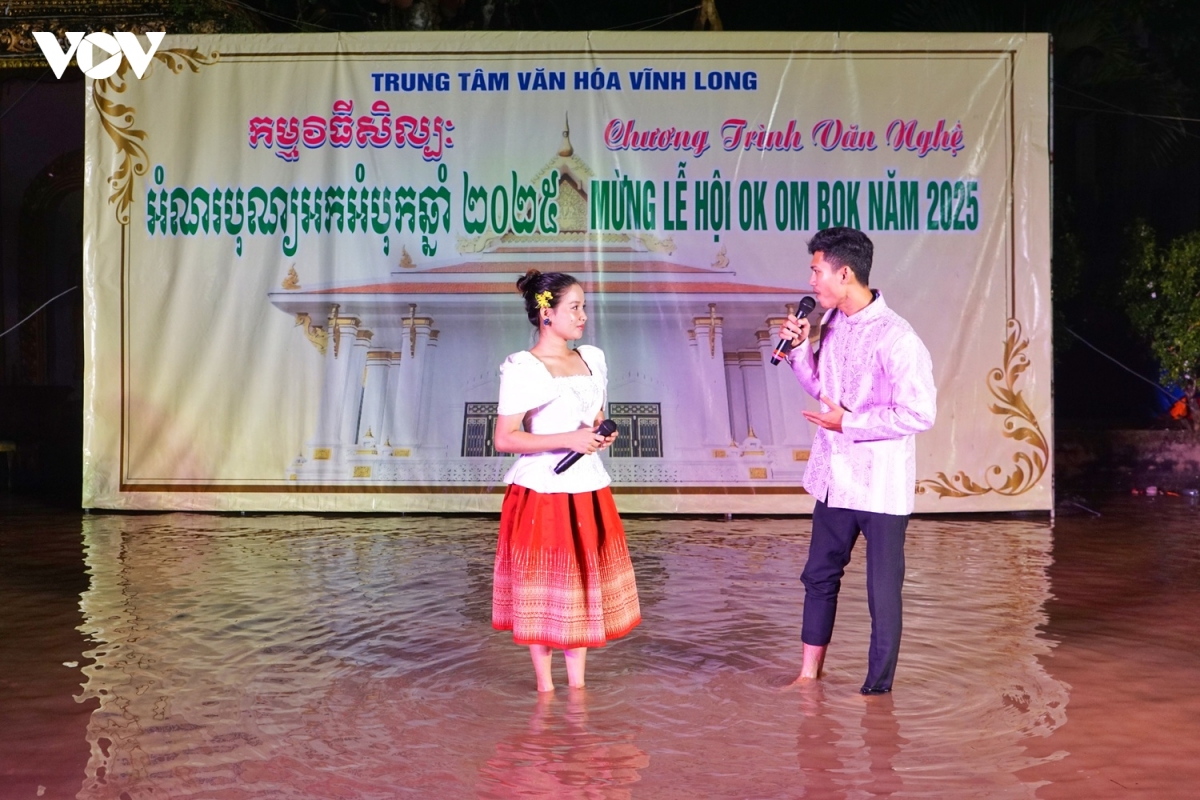 soi noi le hoi ok om bok mua nuoc noi o tinh vinh long hinh anh 7