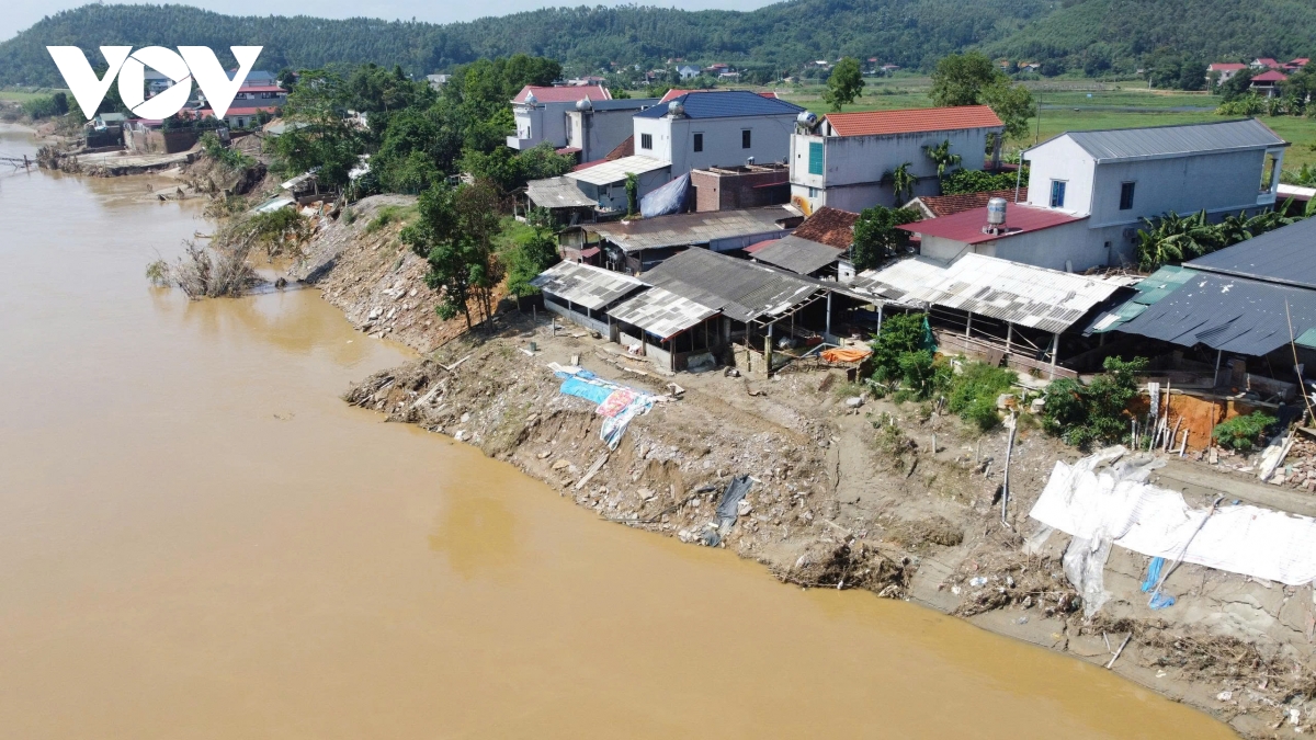 sạt lở bờ sông lô qua phú thọ dài gần 1km, nhiều nhà dân chênh vênh sát mép sông hình ảnh 11 sat lo bo song lo qua phu tho dai gan 1km, nhieu nha dan chenh venh sat mep song hinh anh 11