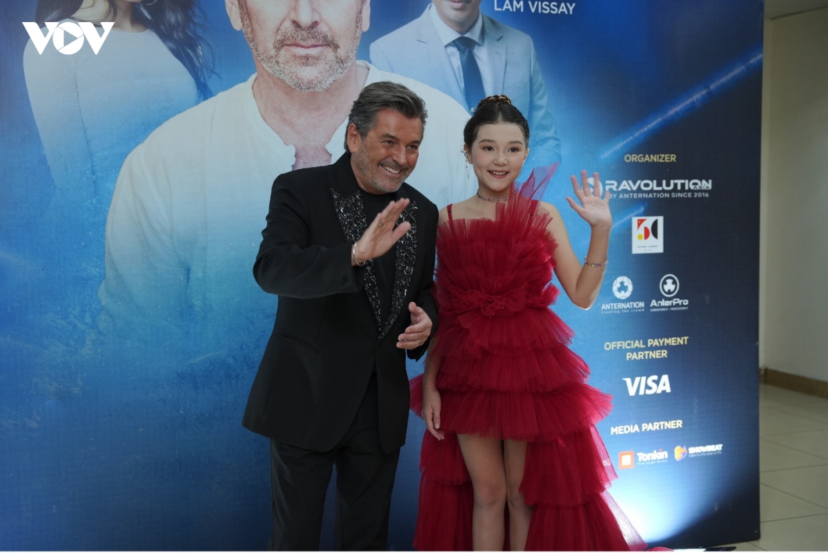 emily wagner 10 tuoi toa sang cung thomas anders - modern talking hinh anh 3