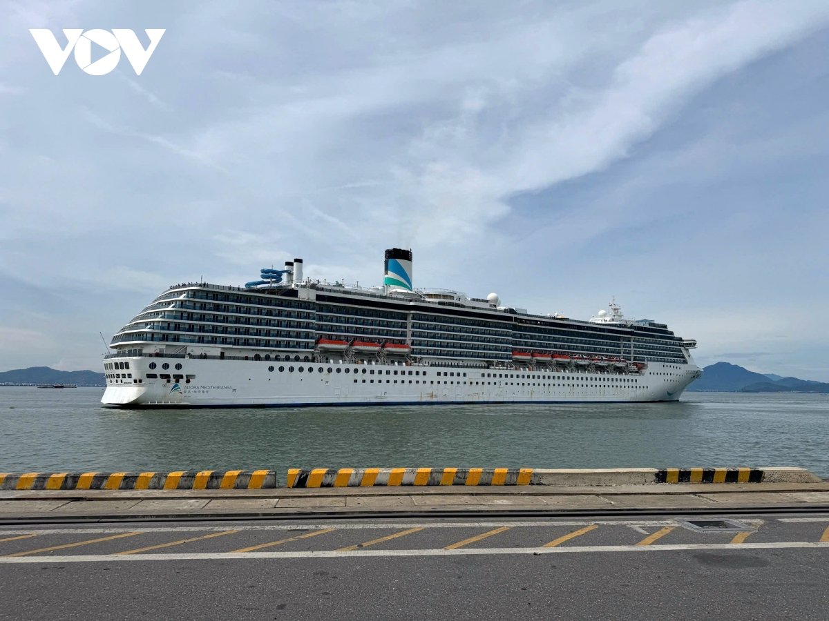 2.500 du khách Trung Quốc đến tham quan Đà Nẵng bằng tàu biển