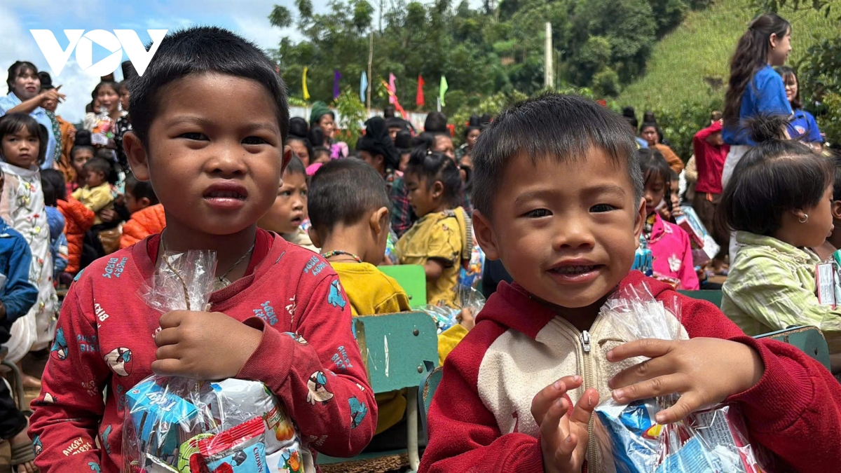 mua trang tron noi reo cao bien gioi son la hinh anh 5