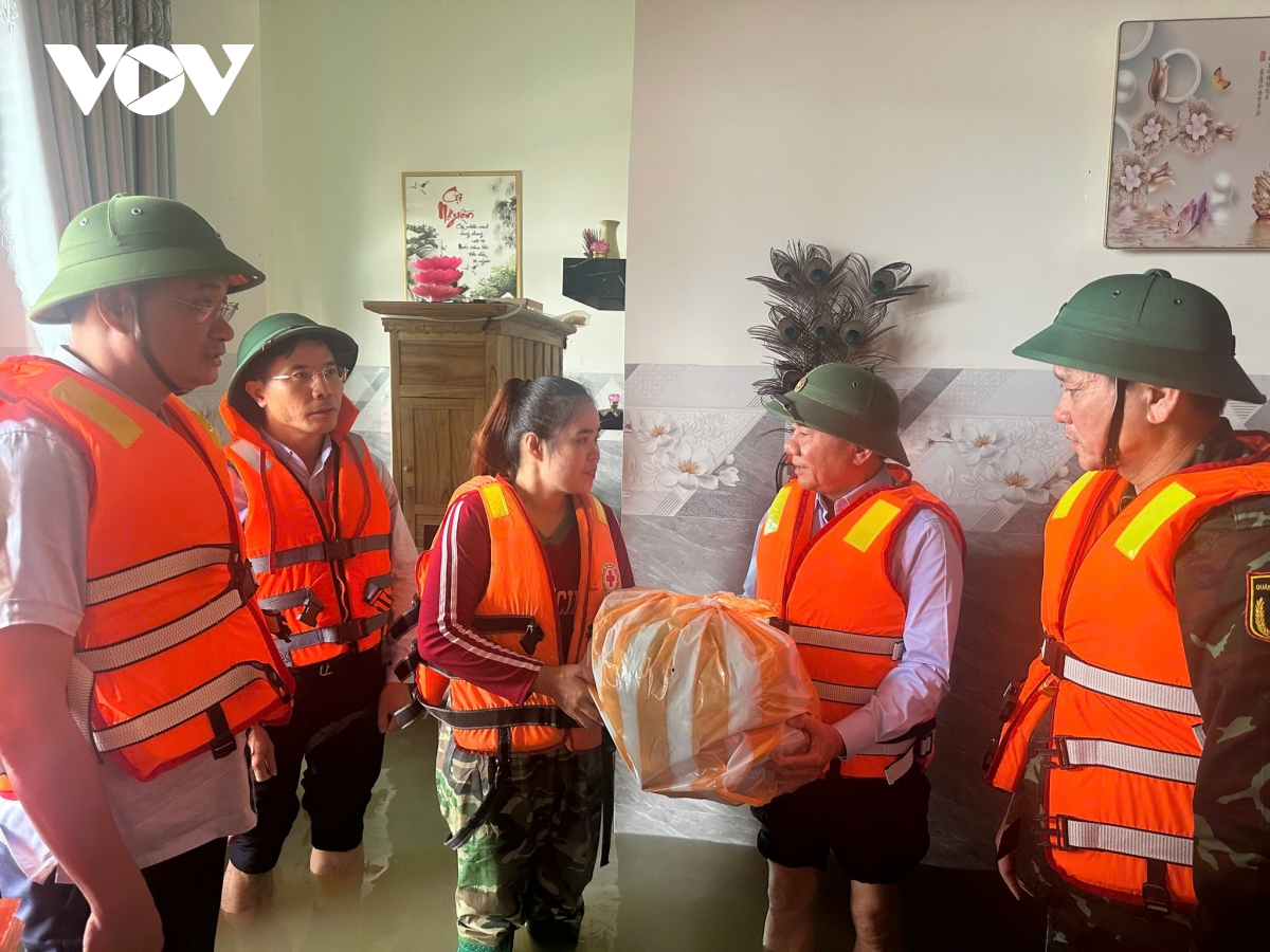 toan van ket luan 98 cua bo chinh tri ve khac phuc hau qua do bao so 12 hinh anh 1