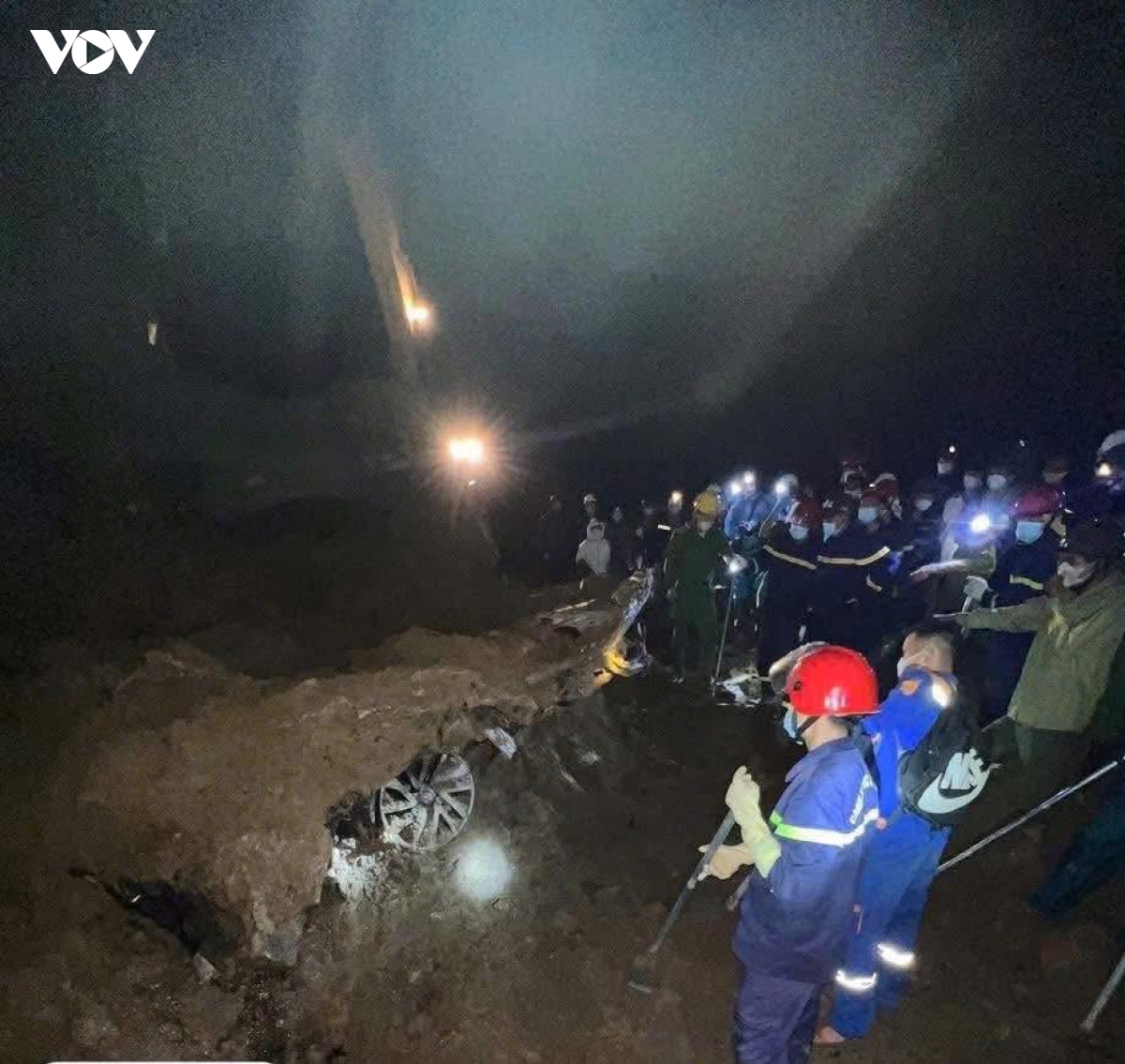 xuyen dem tim kiem nan nhan bi dat da vui lap tai minh luong, lao cai hinh anh 4