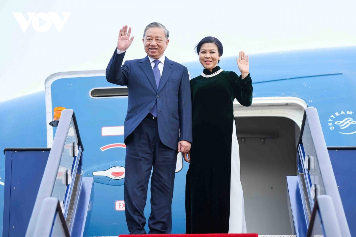 toan canh chuyen tham vuong quoc anh cua tong bi thu to lam va phu nhan hinh anh 20